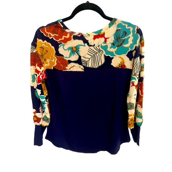 Mai Soli Floral along Sleeve Top Size Small - Picture 3 of 5
